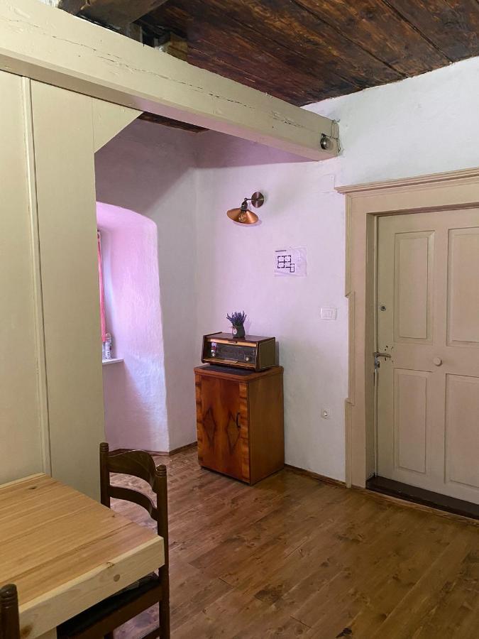 Cultural Monument House Vecchia Villa Otocsán Kültér fotó