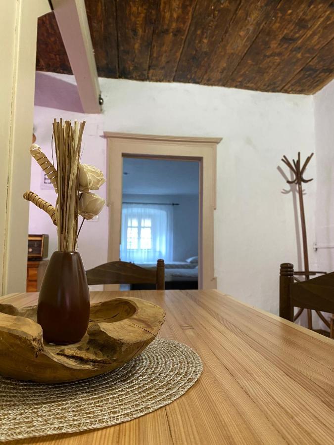 Cultural Monument House Vecchia Villa Otocsán Kültér fotó