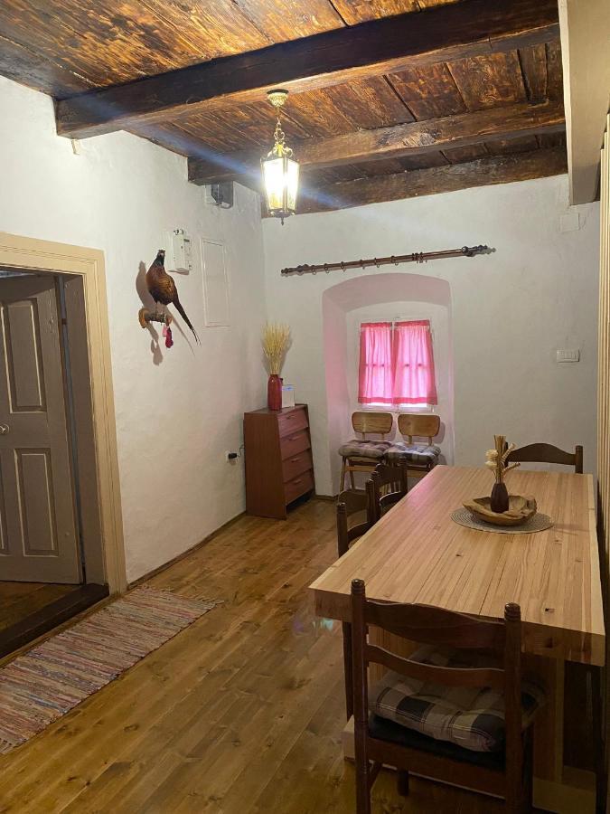 Cultural Monument House Vecchia Villa Otocsán Kültér fotó